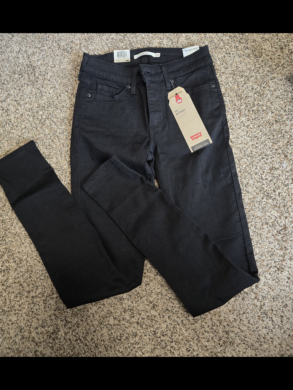 NWT Levi's Black 711 Skinny Jeans with Branded Patch